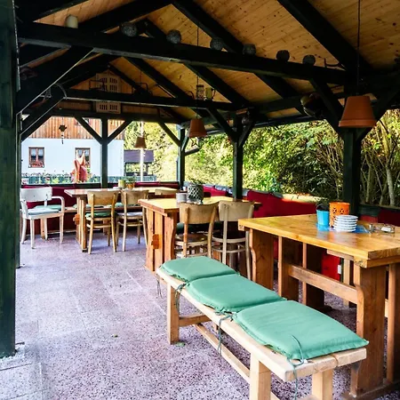 Na Vysinkach, Jetrichovice, Ceske Svycarsko Gasthuis 3*